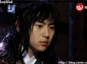 عکس| سفر زمان؛ عکس یادگاری «یوری، پسر جومونگ» و همسرش در تالار عروسی