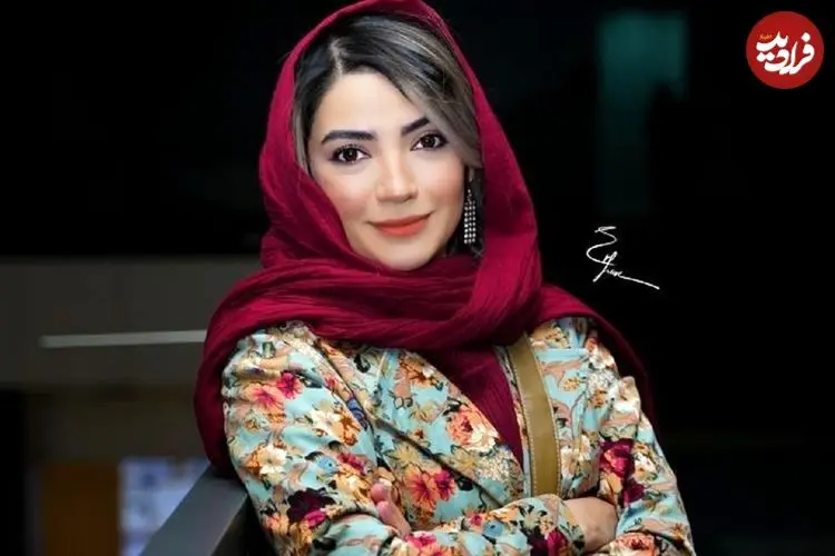 تصاویر| یلدا عباسی با تیپ متفاوت پاییزی؛ گردش در خیابان‌های شیراز