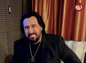 عکس| سفر در زمان؛ «شهرام شب پره» در حال اجرای با اعضای گروه اش در تهران؛ دهه 50