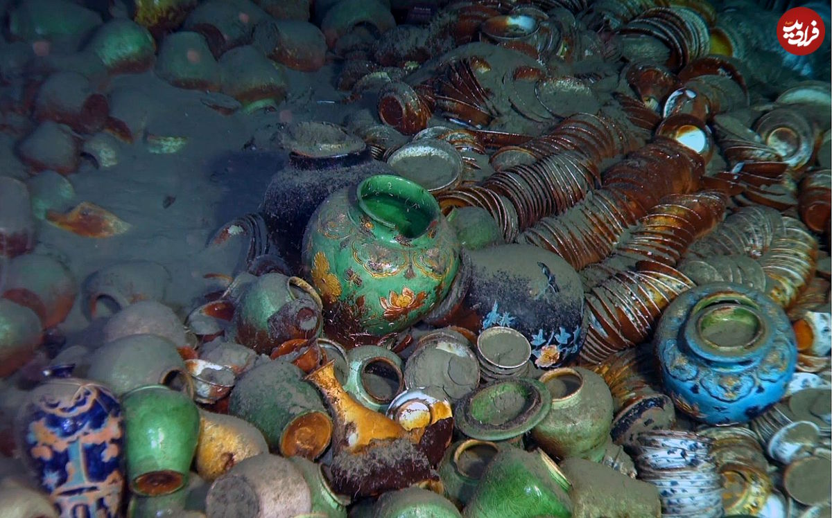 (تصاویر) کشف گنجینۀ حیرت‌انگیز «ظروف چینی» در اعماق دریا
