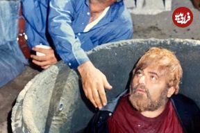 عکس| سفر زمان؛ چهرۀ «دایی یونس» (سریال پس از باران) بعد از 25 سال در مراسم ترحیم محمد کاسبی