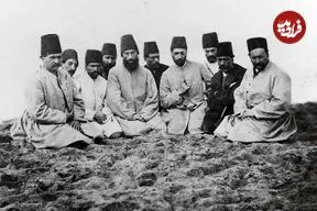 عکس| سفر زمان؛ شن‌بازی «نصرالله میرزا قاجار» در ساحل دریای خزر؛ 130 سال قبل