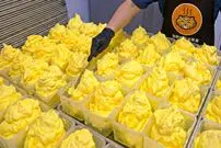 ببینید| غذای خیابانی در کره؛ پخت نان کَره ای روسی در سئول