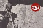 عکس| عکس یادگاری مرد چوپان با نقش‌برجسته «شاه نرسه ساسانی» در دوران قاجار