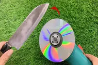 (ویدئو) روش شگفت انگیز برای تیز کردن چاقو مثل تیغ با CD! 