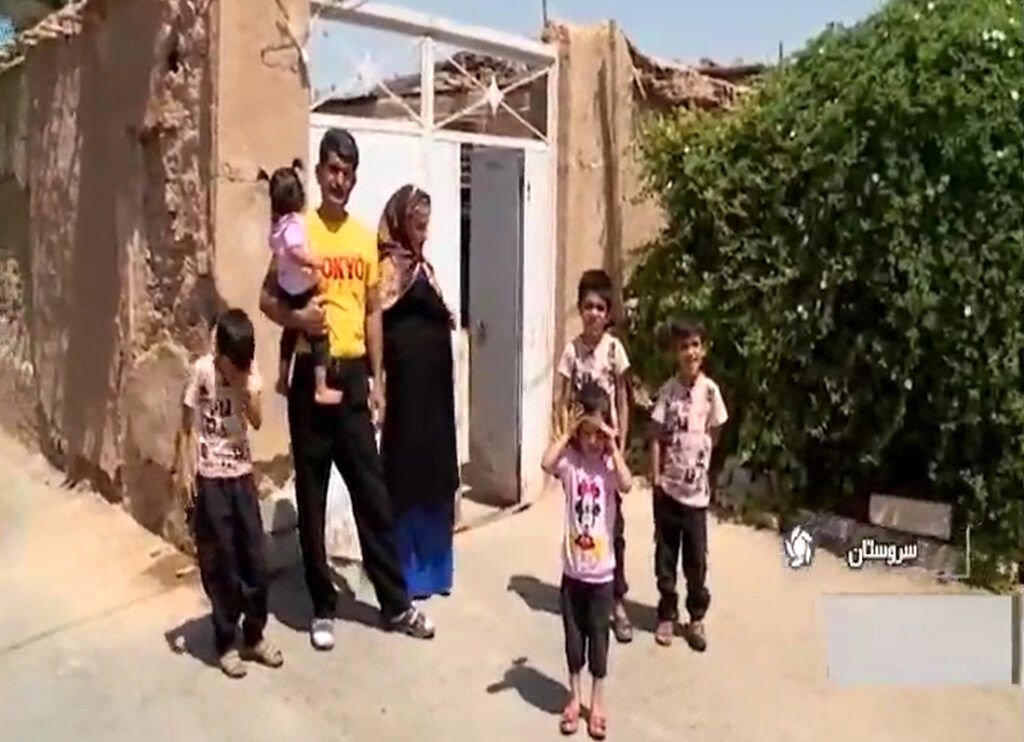 ( ویدیو) این زوج ایرانی با ۱۱ فرزند، در انتظار سه قلوی جدید هستند
