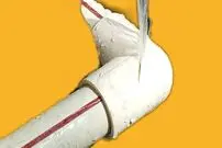 (ویدئو) اگر لوله آب دچار ترک خوردگی و نشتی شد، به این روش خلاقانه تعمیرش کنید