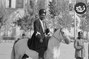 عکس| سفر زمان؛ تصویری از سواران قاجاری در میدان نقش جهان اصفهان؛ 130 سال قبل