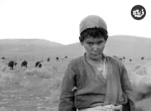 عکس| سفر زمان؛ سه پسر نوجوان چوپان ایرانی در طبیعت؛ سال 1313