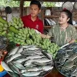 ببینید| غذای روستایی در چین؛ پخت یک غذای متفاوت با خرچنگ آبی، ماهی ماکرل و موز 