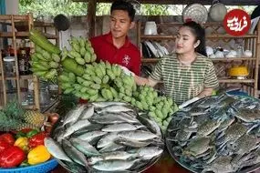 ببینید| غذای روستایی در چین؛ پخت یک غذای متفاوت با خرچنگ آبی، ماهی ماکرل و موز 