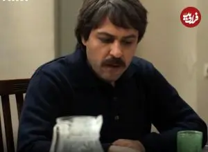 عکس| سفر در زمان؛ «احسان» سریال لحظه گرگ و میش و مادرش در یک مراسم؛ سال 1403