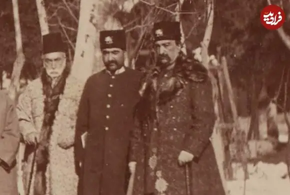 عکس| سفر زمان؛ ناصرالدین شاه، پسرش و درباریان در کنار استخر کاخ گلستان