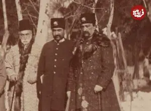 عکس| سفر زمان؛ ناصرالدین شاه، پسرش و درباریان در کنار استخر کاخ گلستان