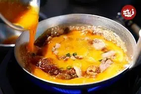 ببینید| غذای خیابانی در ژاپن؛ پخت املت برنج، تخم مرغ و گوشت در توکیو