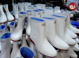 ببینید| فرآیند تماشایی تولید چکمه در کارخانه ای در کره جنوبی