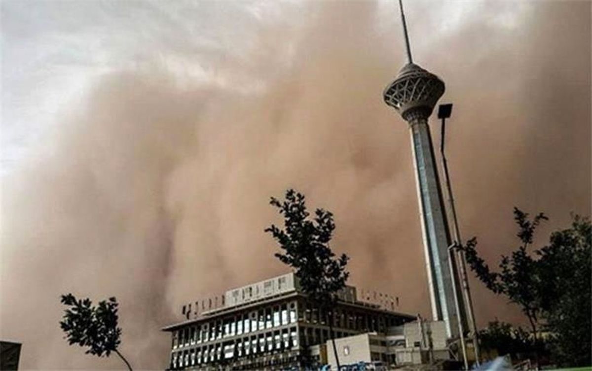 (عکس) سفر به تهران قدیم؛ طوفان شدید در تهران کار دست مردم داد