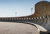 تصاویر؛ نیمکت بتنی معروف؛ نماد معماری بروتالیست در ایتالیا