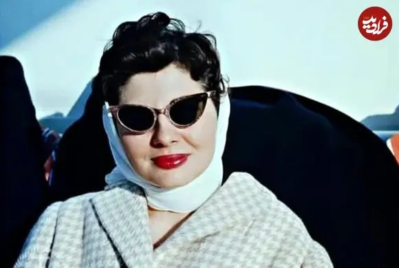 عکس| سفر در زمان؛ «ثریا اسفندیاری» در جشن تولد 69 سالگی اش؛ سال 80