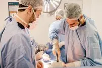 چگونه استفاده از محصولات یکبار مصرف، ایمنی بیمار را در اتاق عمل تضمین می‌کند؟