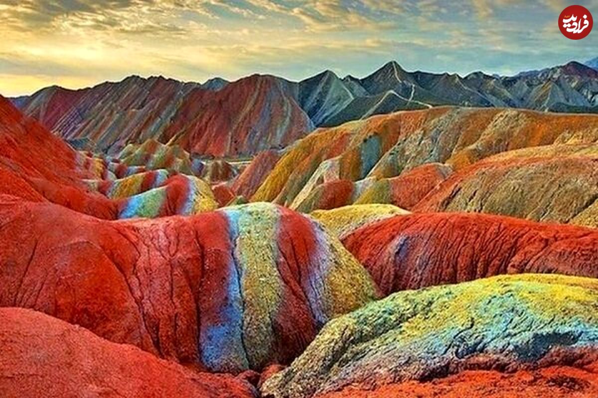 ( ویدیو) تصاویر حیرت‌انگیز از کوه‌های رنگی در ایران
