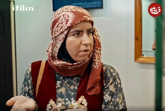 عکس| سفر در زمان؛ «روناک» سریال نون خ در حال دف نوازی؛ سال 1402