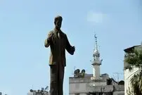 (ویدئو) سرنگونی مجسمه بزرگ و مشهور حافظ اسد