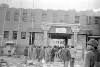 تصاویر| سفر در زمان؛ عکس‌های دیده‌نشده از تصرف زندان قصر توسط مردم!