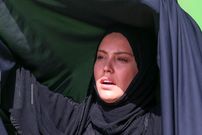 عکس؛ سفر زمان؛ عکس یادگاری «طوبی هامون و آنیه کمیل» در پشت صحنه سریال «طوبی»
