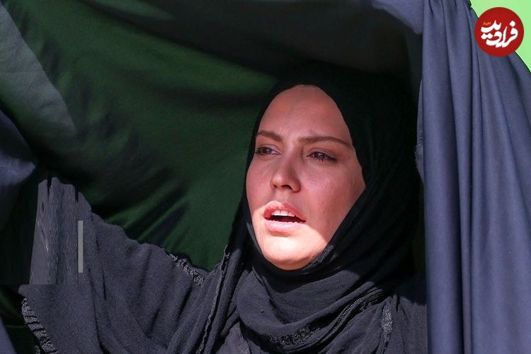 عکس؛ سفر زمان؛ عکس یادگاری «طوبی هامون و آنیه کمیل» در پشت صحنه سریال «طوبی»