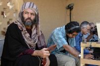 عکس| سفر به تاریخ؛ «مختار ثقفی، ابراهیم اشتر و داود میرباقری» در حال بازبینی یک صحنه از «مختارنامه»