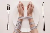 چه چیزی باعث بی‌اشتهایی عصبی می‌شود؟