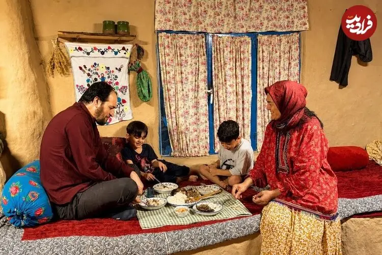 ببینید| غذای روستایی در ایران؛ پخت دلمه با بادمجان، گوشت چرخ کرده و انار