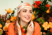عکس؛ سفر به تاریخ؛ چهرۀ «بهنوش طباطبایی» در 23 سالگی در پشت‌صحنه یک سریال؛ سال 1383