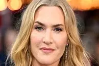 عکس| سفر در زمان؛ «کیت وینسلت» و خانواده اش در نیویورک؛ سال 1385