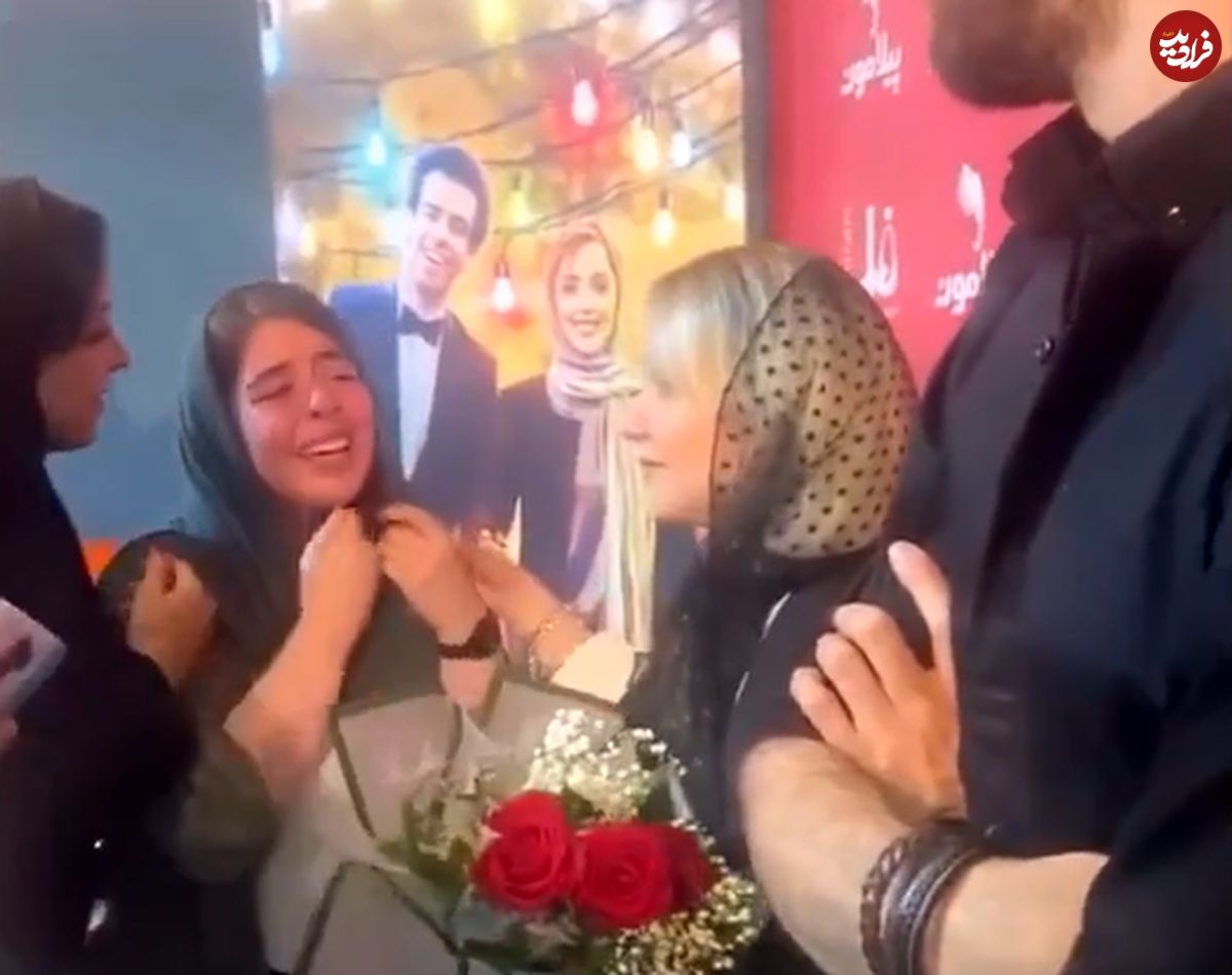 (ویدیو) اشک‌های هوادار نازنین بیاتی در مشهد پس از دیدن او