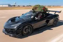 تصاویر؛ حمل درخت کریسمس با سرعت ۳۱۲ کیلومتر!