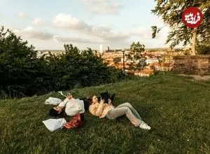 چرا خواندن همزمان دو کتاب برای مغز مفید است؟