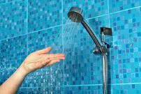 (ویدئو) اتفاق باورنکردنی در آمریکا؛ دوش گرفتن سر کلاس!
