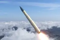 موشک هسته‌ای LGM-35A Sentinel برای اولین بار به صورت عمودی مونتاژ شد