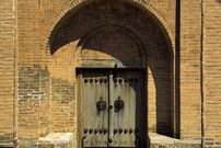 ببینید؛ چرا در معماری سنتی درب خانه‌ها کوتاه ساخته می‌شد؟