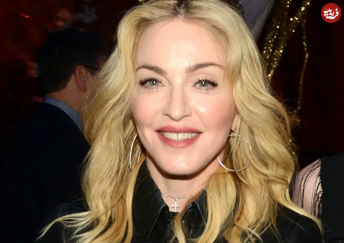 عکس| سفر در زمان؛ «مدونا» در مراسم جایزه سال موسیقی آمریکا در لس‌آنجلس؛ سال 1363