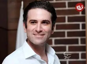 عکس| سفر زمان؛ تیپ و ژست خاص «هوتن شکیبا» 12 سال قبل روی صحنه تئاتر