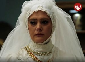 عکس؛ سفر به تاریخ؛ چهرۀ «آنیه کمیل» (سریال طوبی) در 8 سالگی با لباس هندی