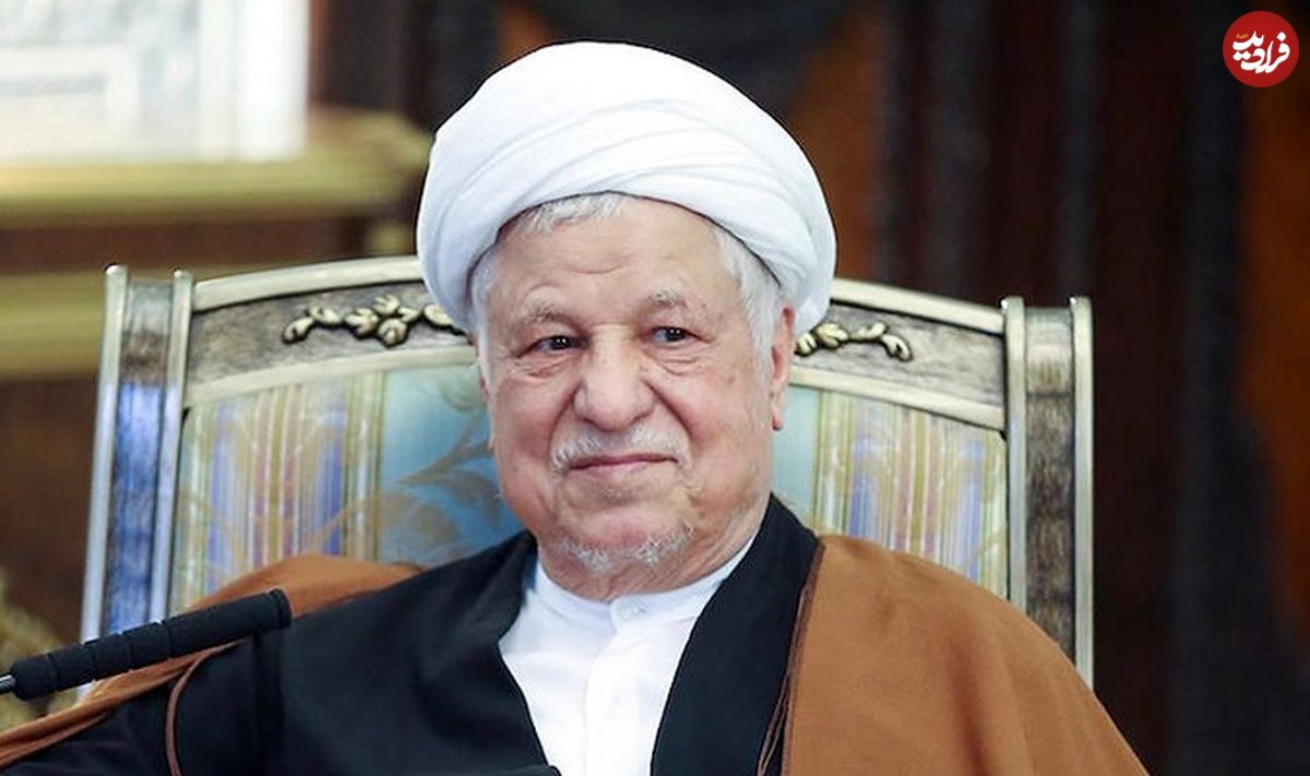 عکس؛ سفر به تاریخ؛ «هاشمی رفسنجانی» با لباس نظامی در پالایشگاه نفت آبادان؛ سال 1367