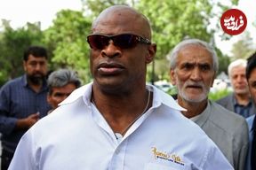 عکس| سفر زمان؛ «رونی کلمن» 16 ساله در کنار اولین ماشینش در دوران دبیرستان