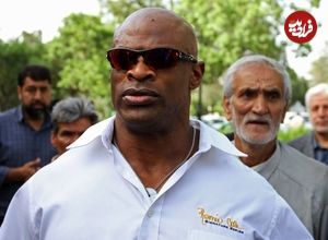 عکس| سفر زمان؛ «رونی کلمن» 16 ساله در کنار اولین ماشینش در دوران دبیرستان