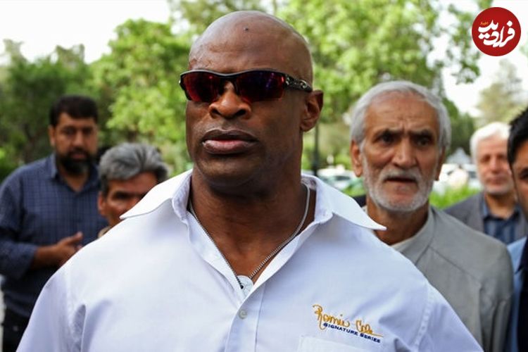 عکس| سفر زمان؛ «رونی کلمن» 16 ساله در کنار اولین ماشینش در دوران دبیرستان