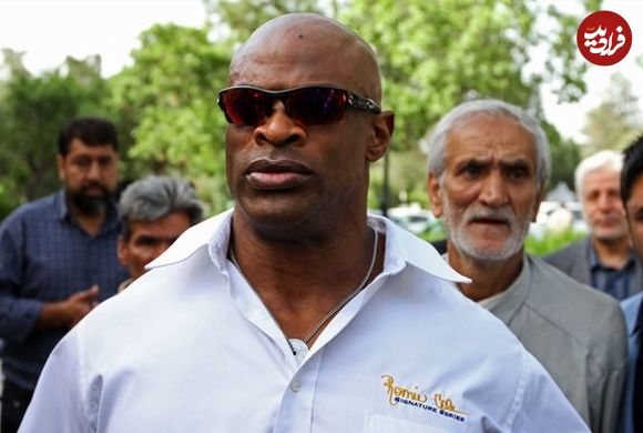 عکس| سفر زمان؛ «رونی کلمن» 16 ساله در کنار اولین ماشینش در دوران دبیرستان