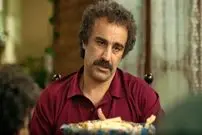 عکس| سفر در زمان؛ «ارسطو، نقی و سیروس مقدم» در پشت صحنه سریال پایتخت 7؛ سال 1403